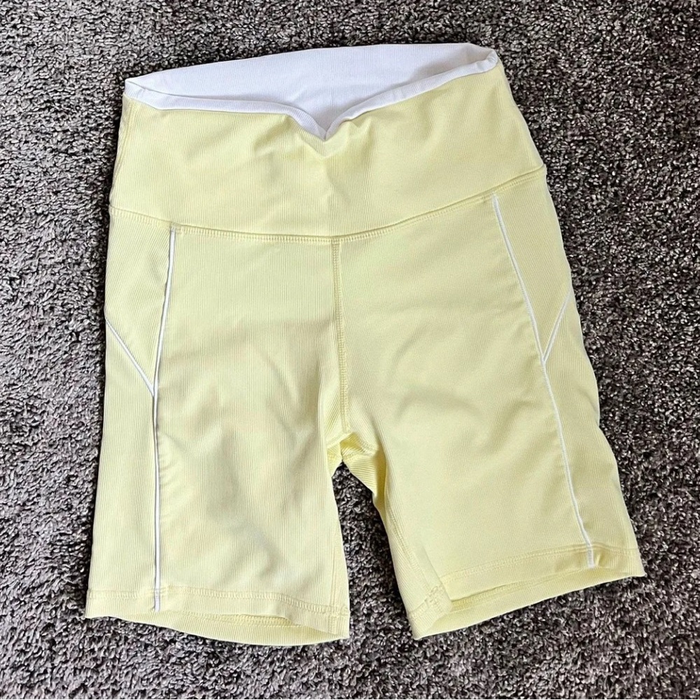 WILO The Label RIBBED PIPER SHORT (LEMON) Size S‎